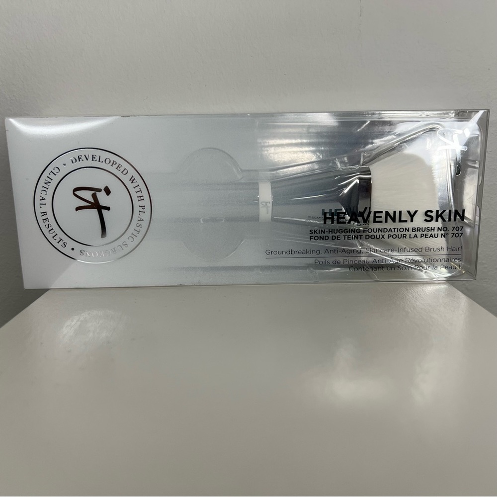 IT Cosmetics Heavenly Skin Foundation Brush no. 707